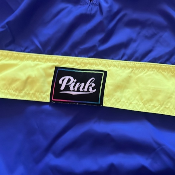 VS PINK XS windbreaker - Picture 2 of 9